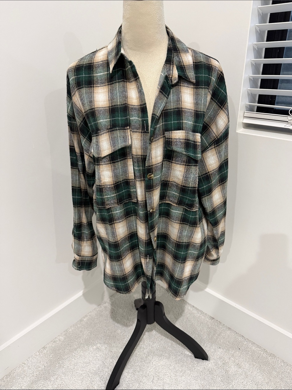 Women’s Green Plaid Button-Down Shirt